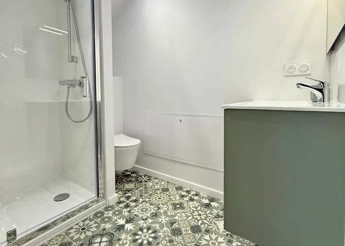 Jolie M'home, Le Puy Du Fou, 15 Pers, 7 Ch, 5 Sde, 5 Wc